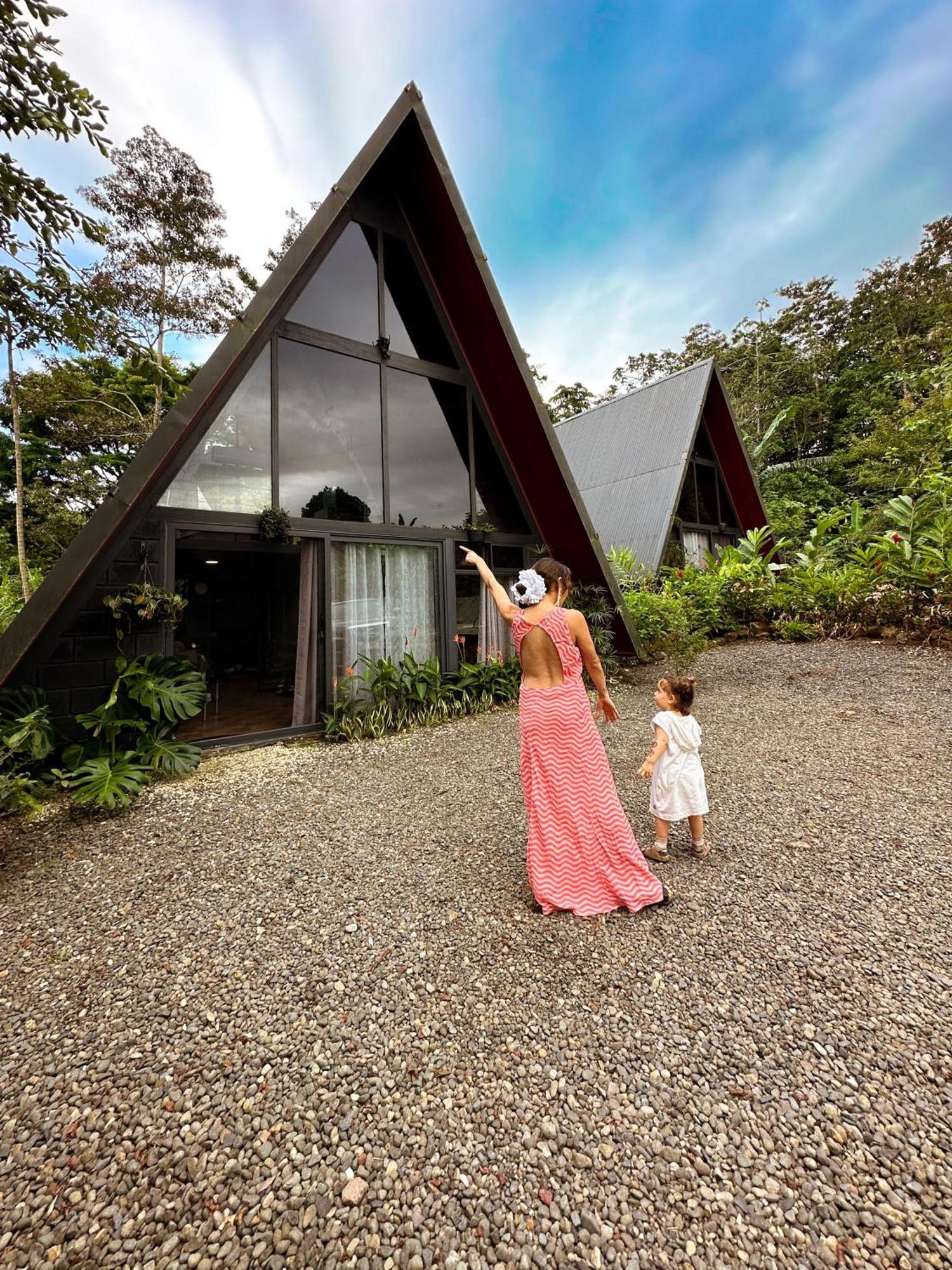 Yarumo Lodge, Rio Celeste Black Chalets Бихагуа Экстерьер фото